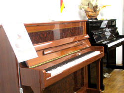 ドイツピアノ　レーニッシュ　名古屋