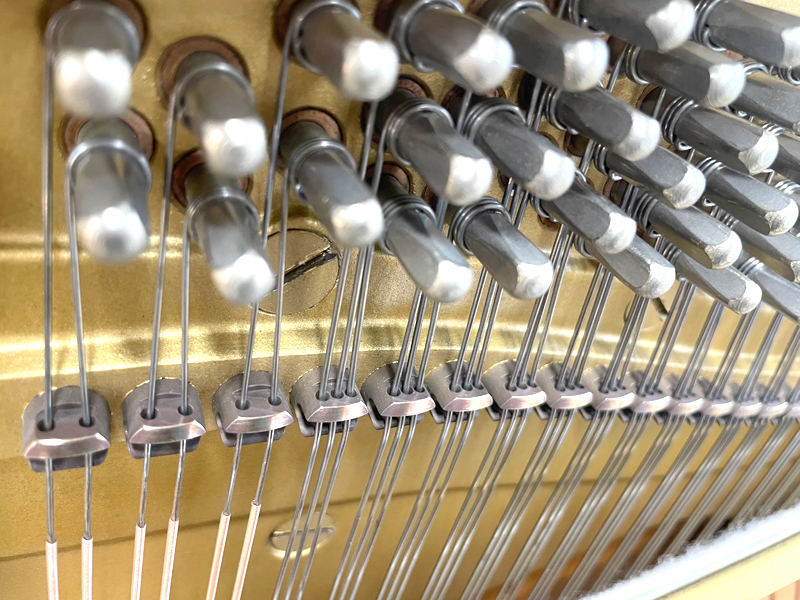 YAMAHA　ヤマハ　YUA 黒艶出し仕上　名古屋のピアノ専門店　親和楽器