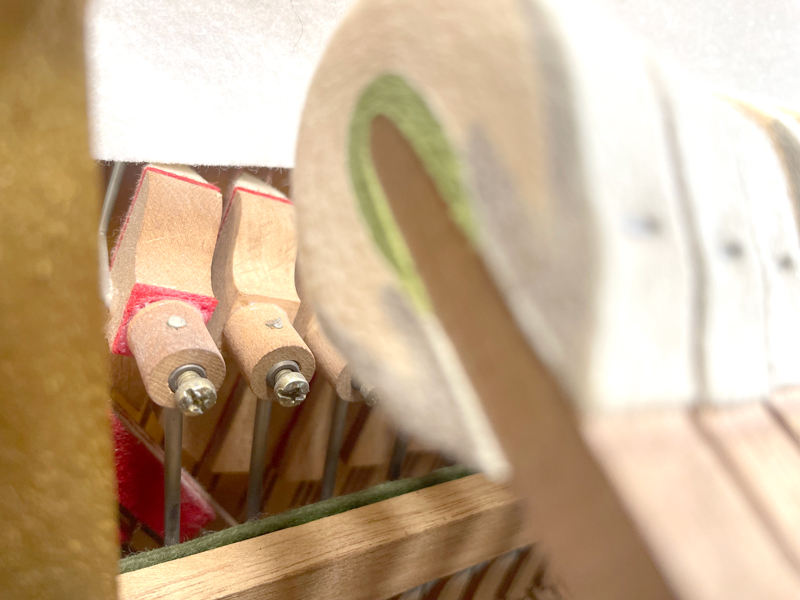 YAMAHA　ヤマハ　YUA 黒艶出し仕上　名古屋のピアノ専門店　親和楽器