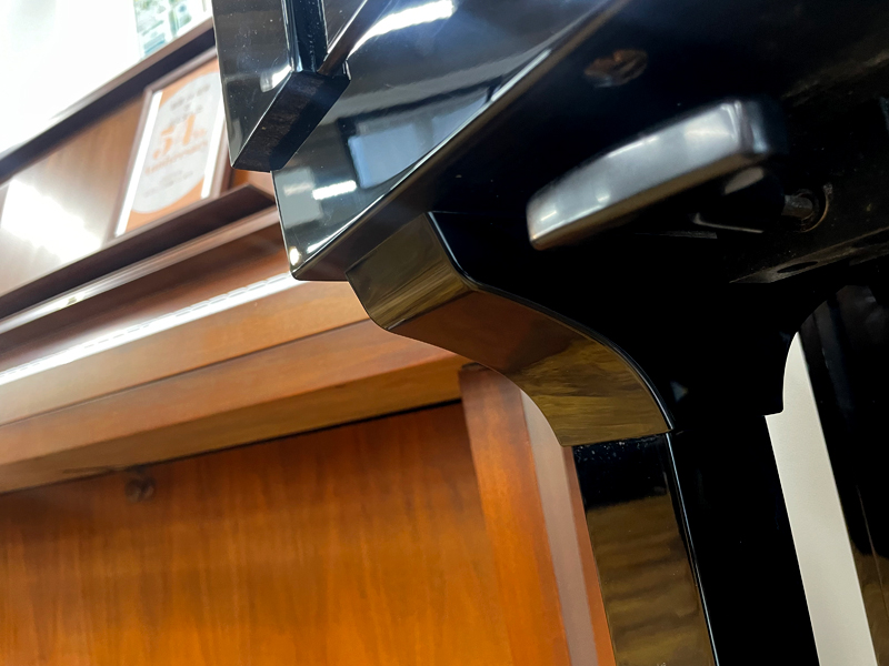 YAMAHA　ヤマハ　YUA 黒艶出し仕上　名古屋のピアノ専門店　親和楽器