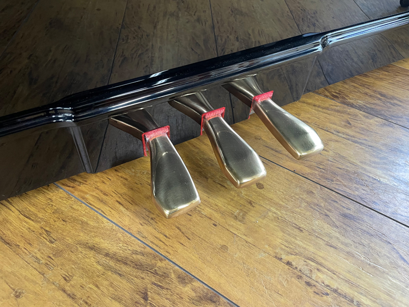 YAMAHA　ヤマハ　YUA 黒艶出し仕上　名古屋のピアノ専門店　親和楽器