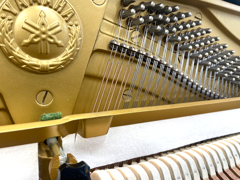 YAMAHA　ヤマハ　YUA 黒艶出し仕上　名古屋のピアノ専門店　親和楽器