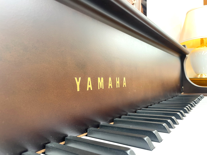 YAMAHA　ヤマハ　G3A　アンティークウォルナット木目調仕上　名古屋のピアノ専門店　親和楽器
