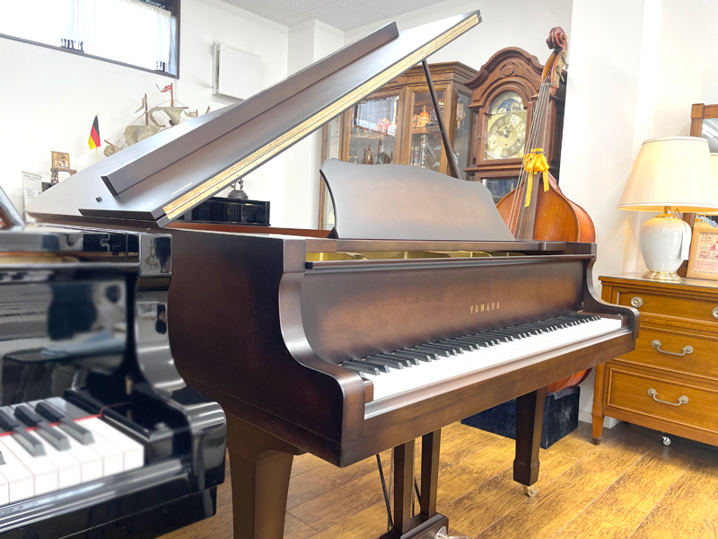 YAMAHA　ヤマハ　G3A　アンティークウォルナット木目調仕上　名古屋のピアノ専門店　親和楽器