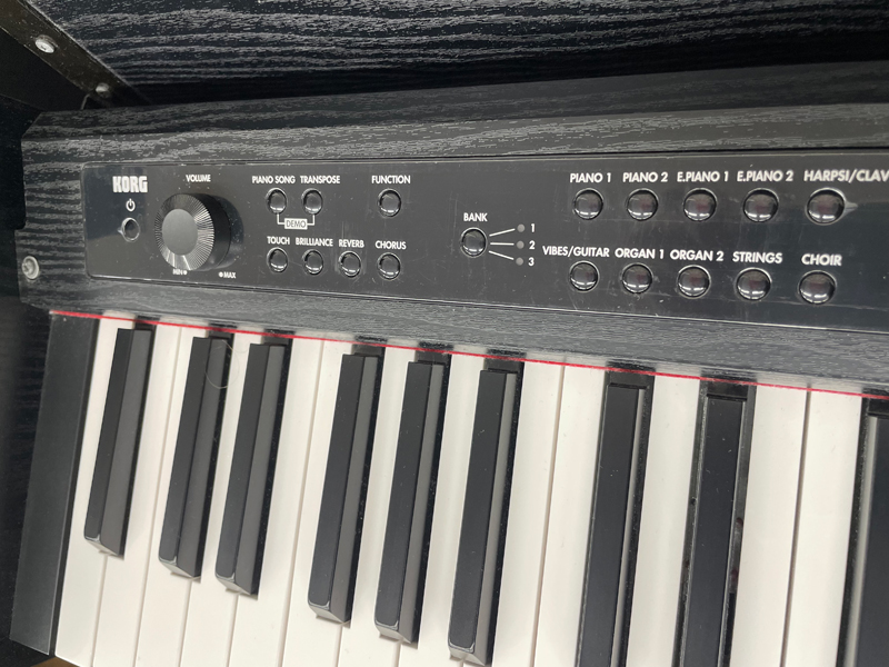 KORG コルグ LP－380 中古　名古屋のピアノ専門店　親和楽器