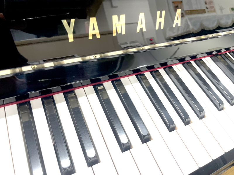 YAMAHA　ヤマハ　U10BL 黒艶出し仕上（木目装飾付）